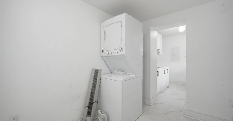 3331 Dundas Street W, Toronto, ON, M6P 2A6 - 24