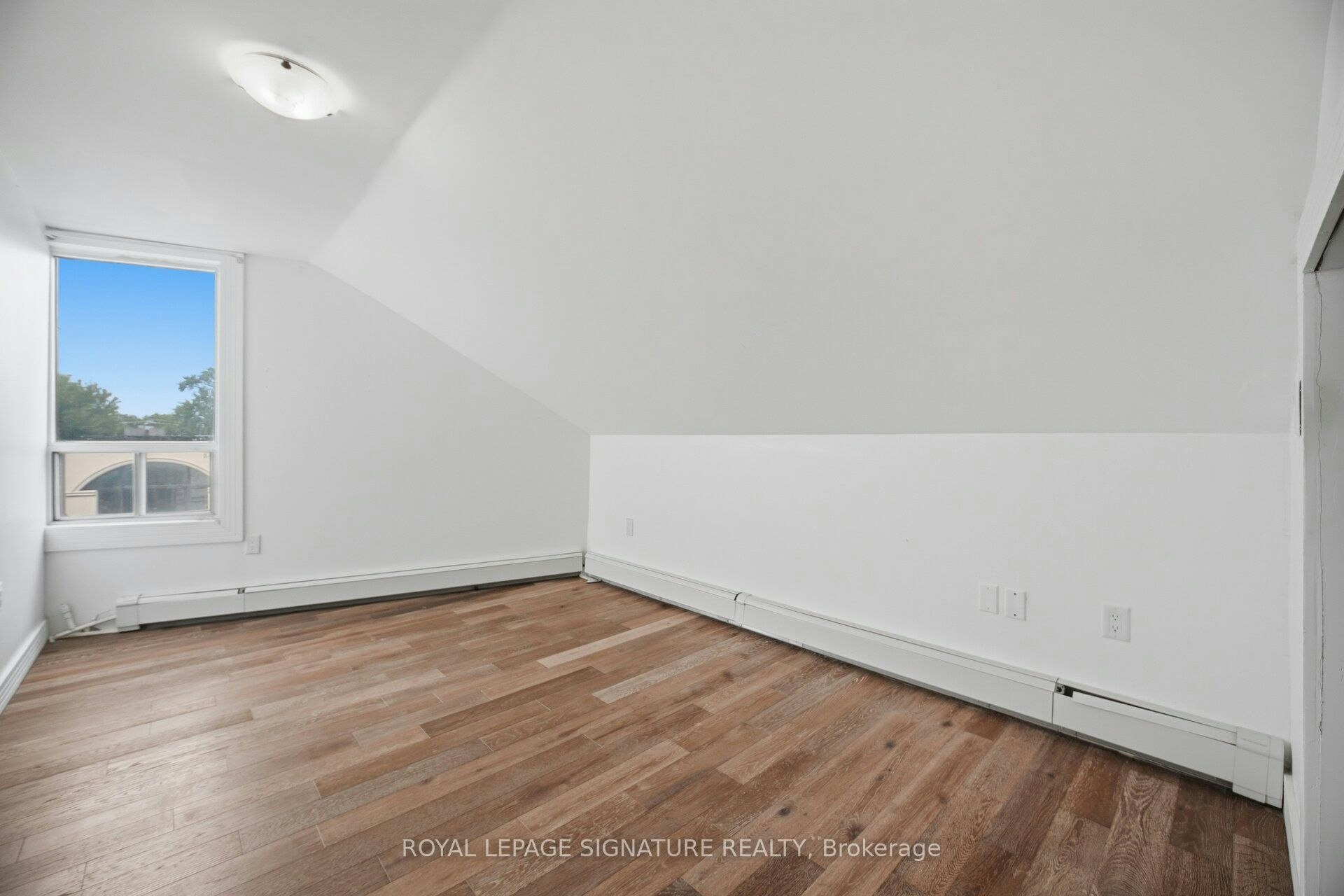 3331 Dundas Street W, Toronto, ON, M6P 2A6 - 20