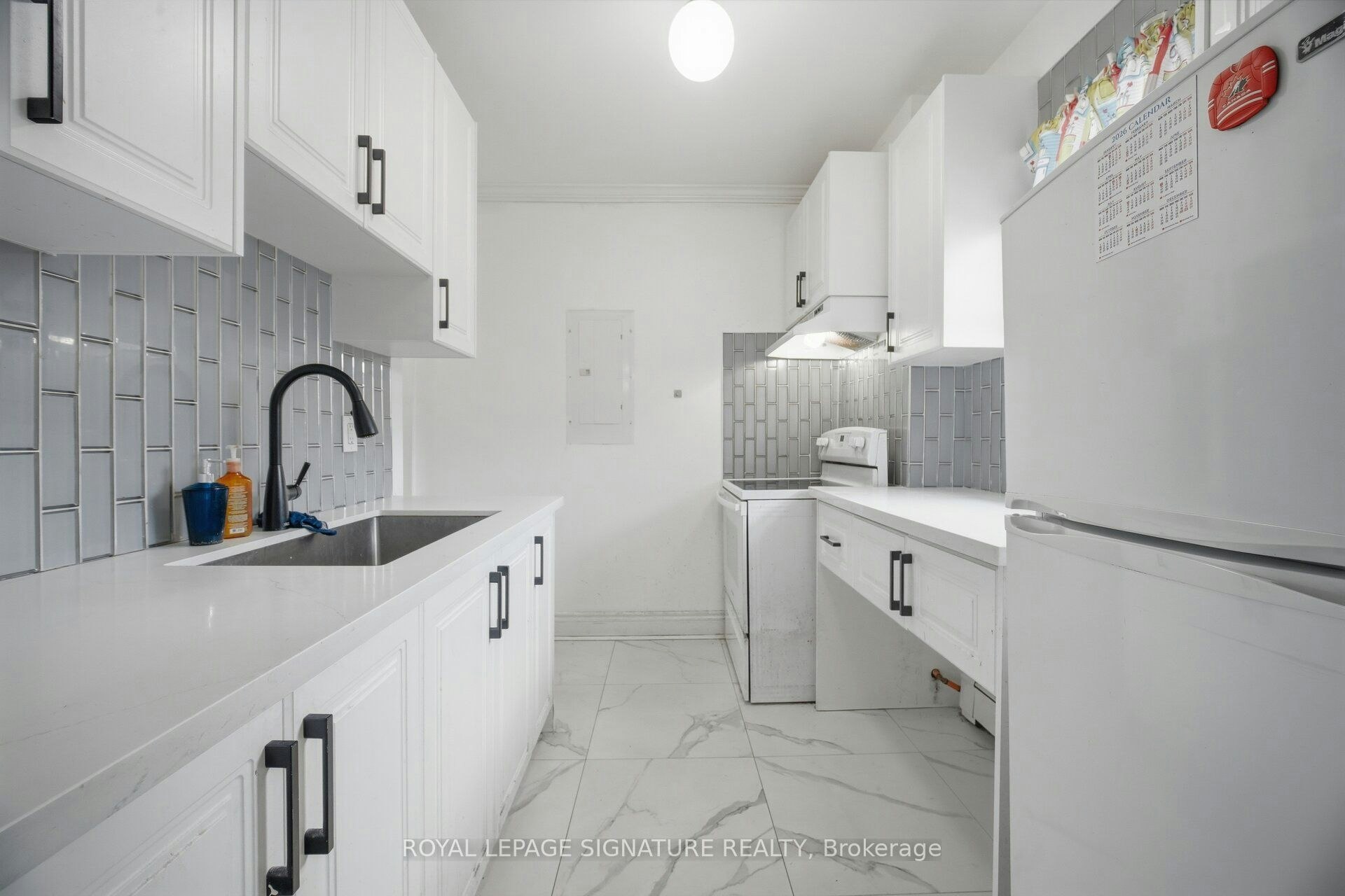 3331 Dundas Street W, Toronto, ON, M6P 2A6 - 11