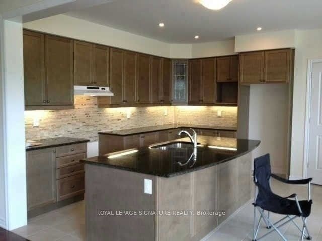 Upper-53 Victoriaville Road, Brampton, ON, L6X 5J3 - 3