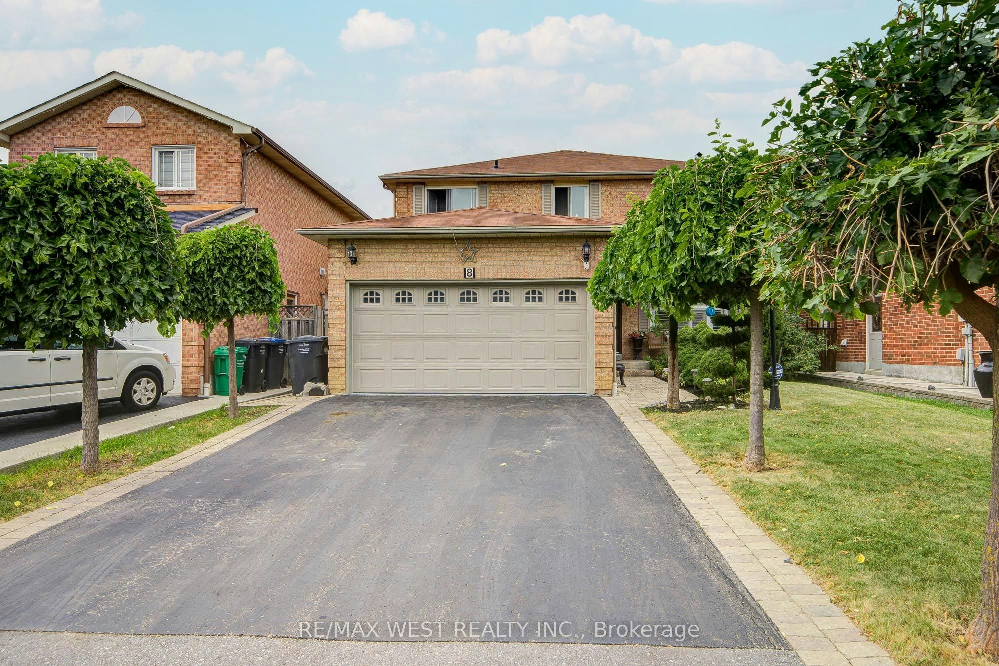 8 Ballycastle Crescent, Brampton, ON, L6Z 2V5
