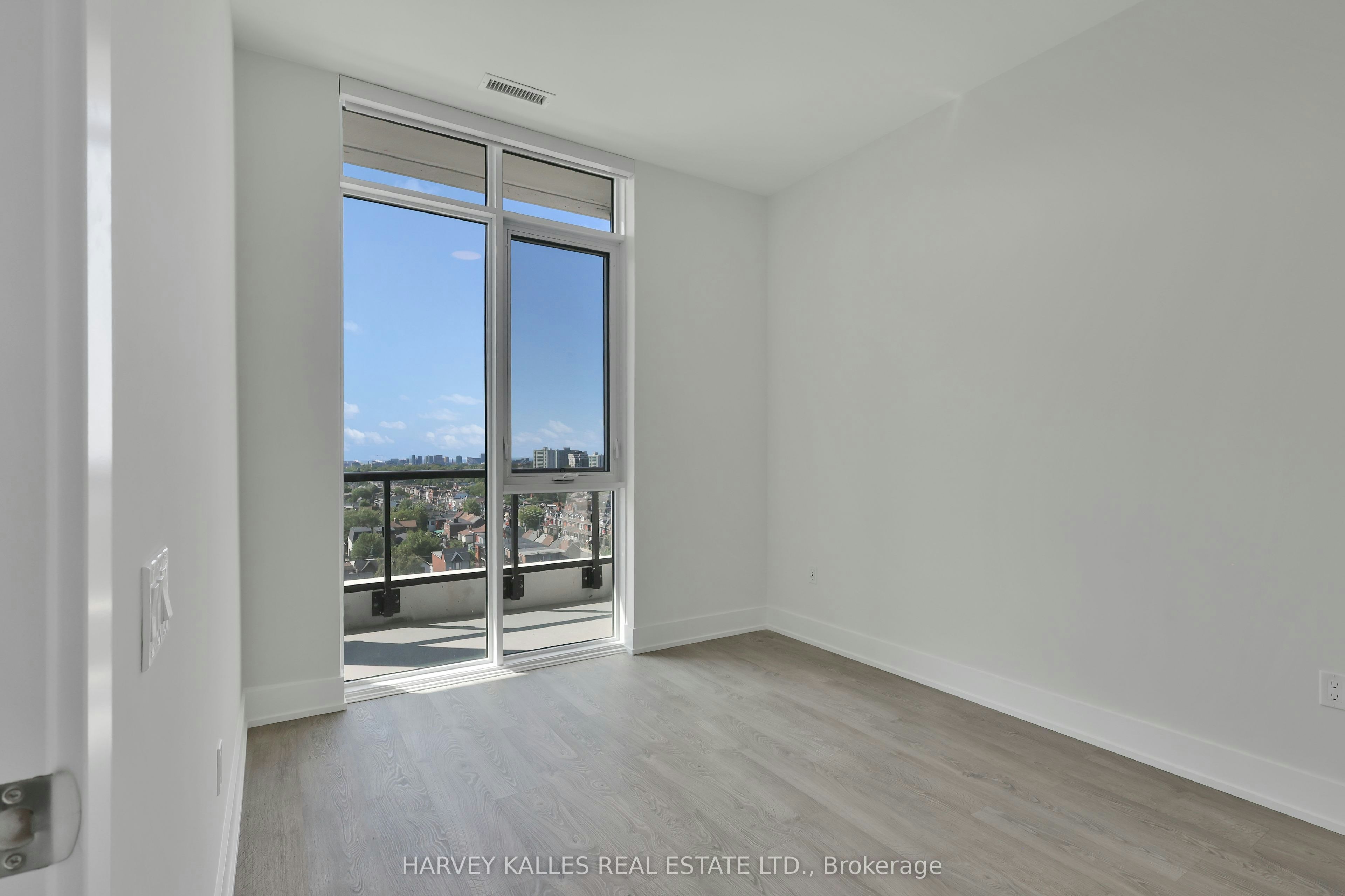 PH2-858 Dupont Street, Toronto, ON, M6C 0C1 - 10