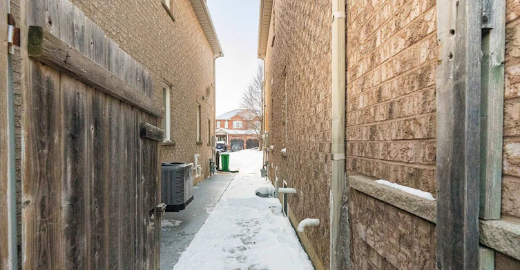 21 Sewells (Basement) Lane, Brampton, ON, L7A 3A1 - 3