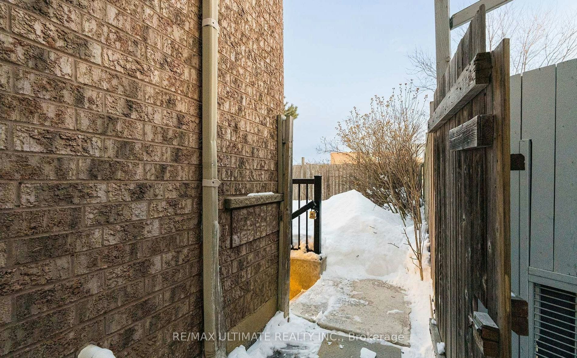 21 Sewells (Basement) Lane, Brampton, ON, L7A 3A1 - 2