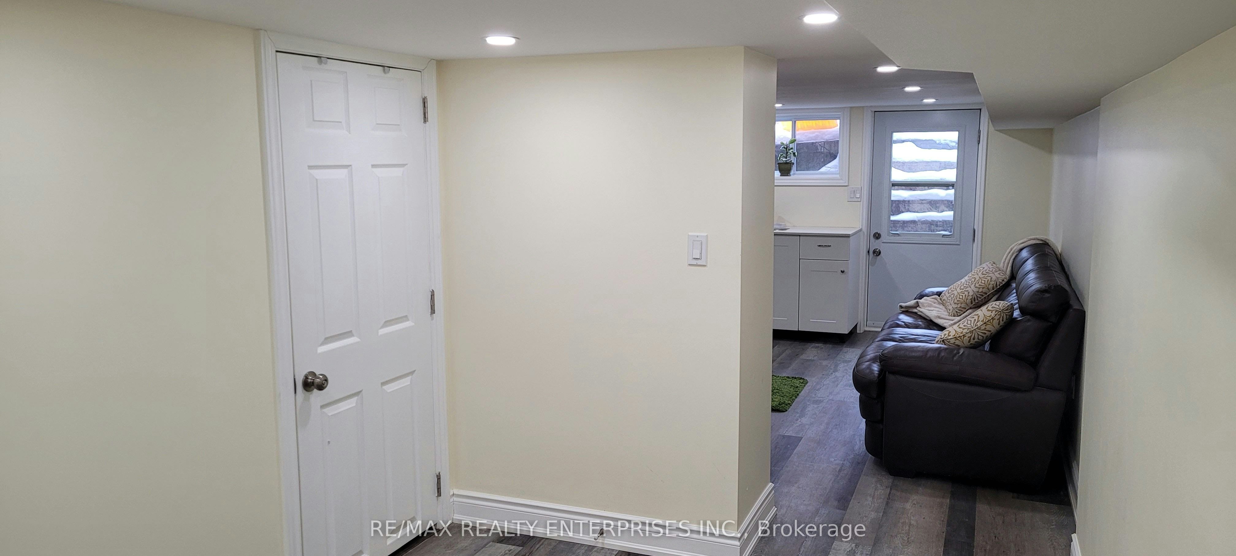 65A Chambers Avenue, Toronto, ON, M6N 3M1 - 5