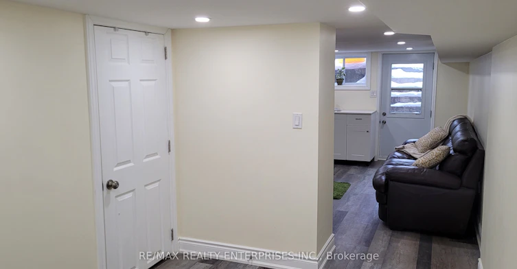 65A Chambers Avenue, Toronto, ON, M6N 3M1 - 5