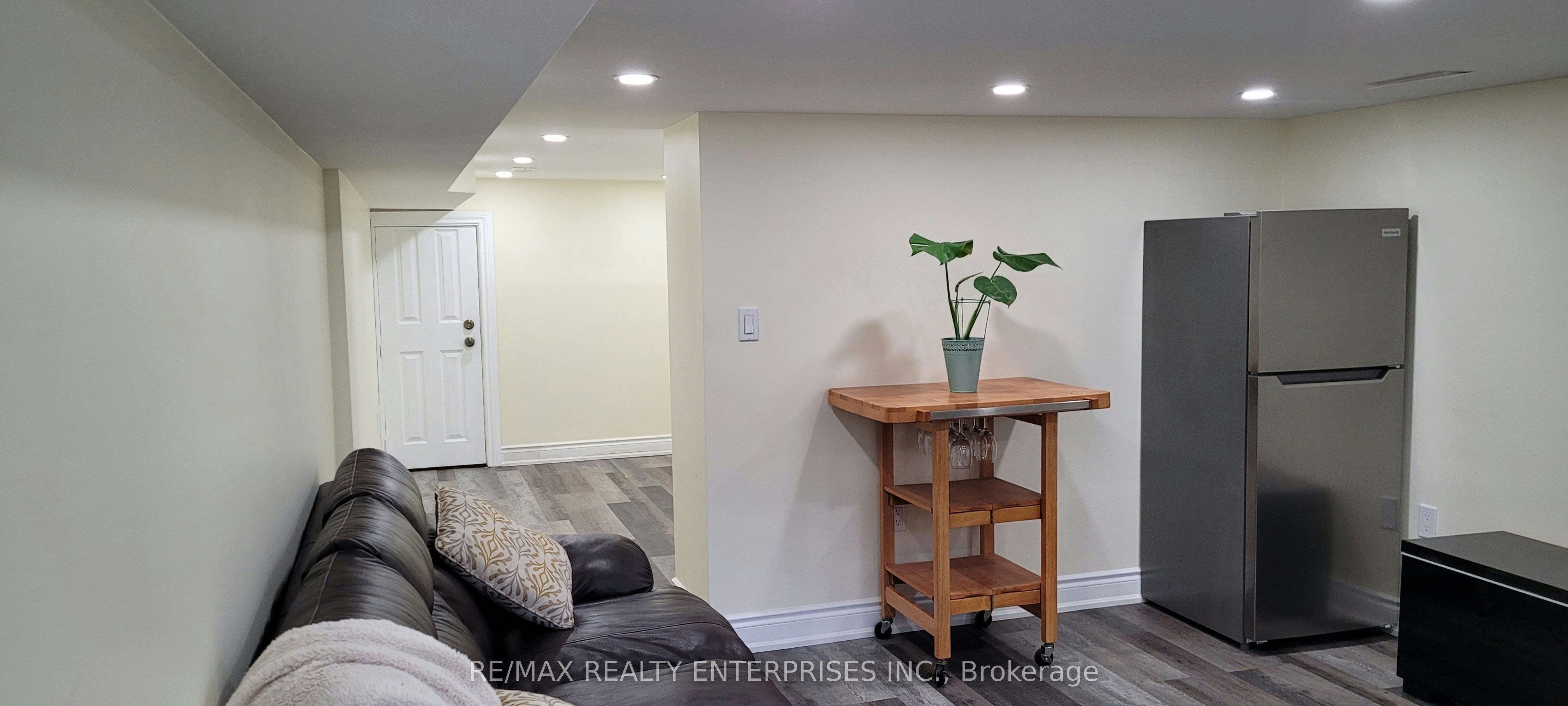 65A Chambers Avenue, Toronto, ON, M6N 3M1 - 3