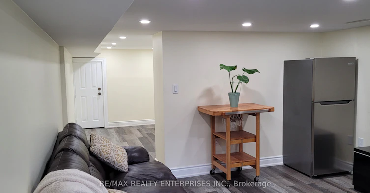 65A Chambers Avenue, Toronto, ON, M6N 3M1 - 3