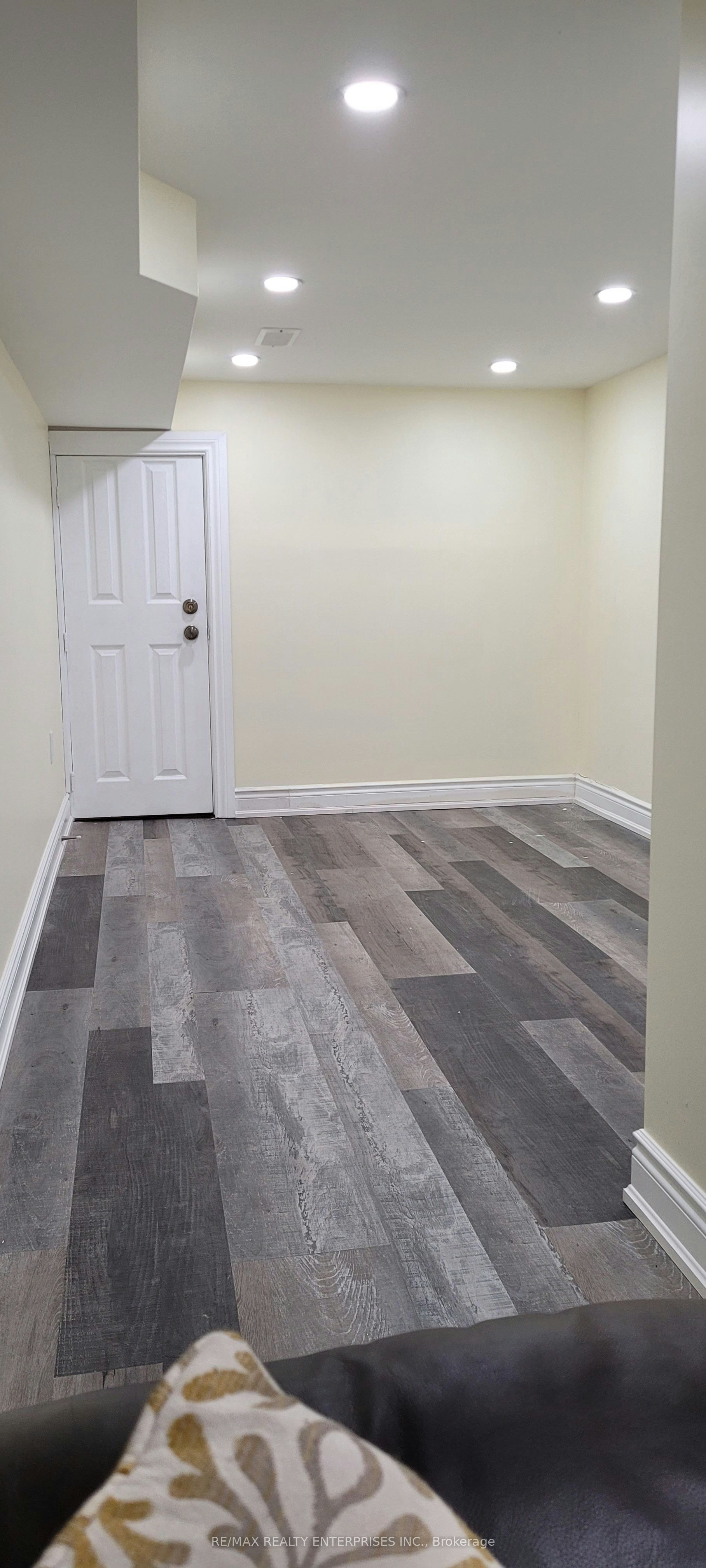 65A Chambers Avenue, Toronto, ON, M6N 3M1 - 4