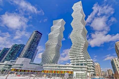3206-3900 Confederation Parkway, Mississauga, ON, L5B 0M3