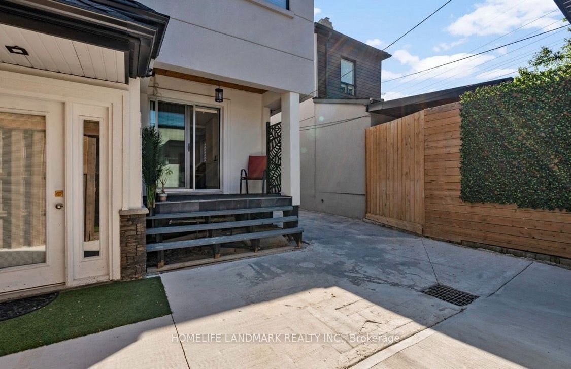 upper-58 Carrick Avenue, Toronto, ON, M6N 3J5 - 23