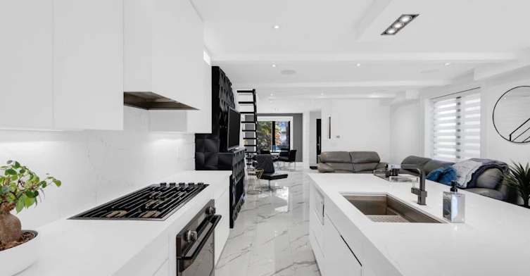 upper-58 Carrick Avenue, Toronto, ON, M6N 3J5 - 8