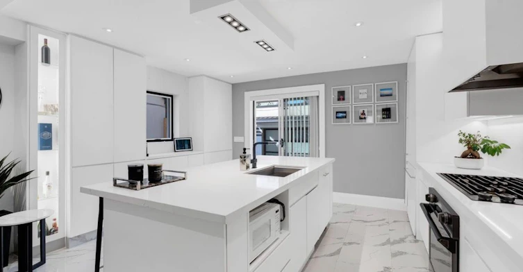 upper-58 Carrick Avenue, Toronto, ON, M6N 3J5 - 12