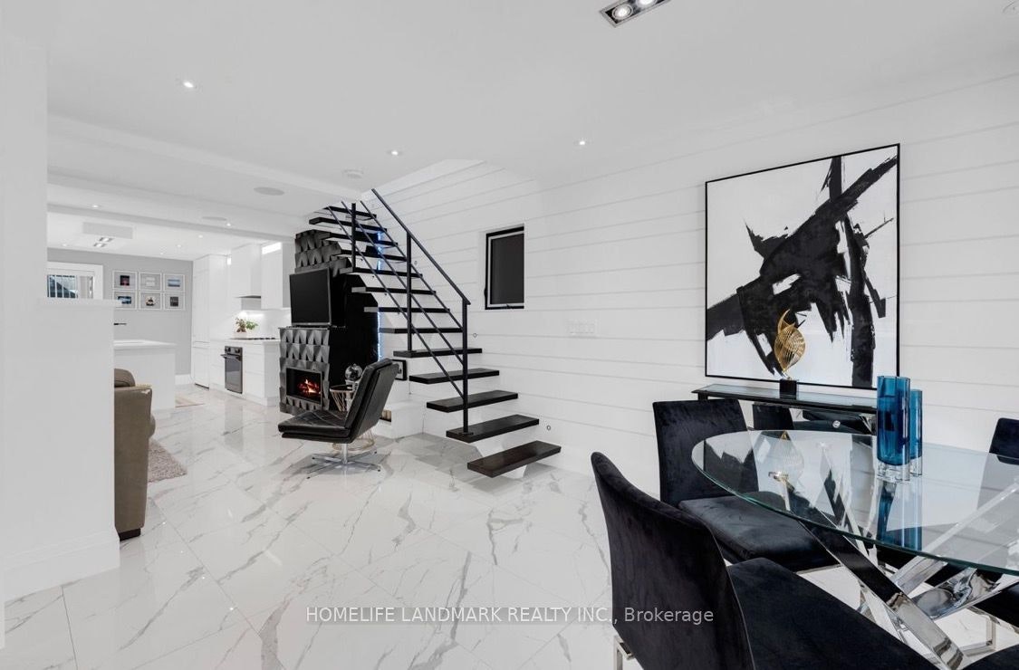 upper-58 Carrick Avenue, Toronto, ON, M6N 3J5 - 7