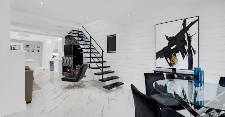 upper-58 Carrick Avenue, Toronto, ON, M6N 3J5 - 7