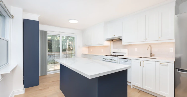 4 Runnymede Road, Toronto, ON, M6S 2Y2 - 10
