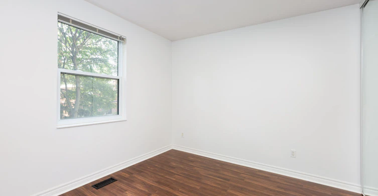 4 Runnymede Road, Toronto, ON, M6S 2Y2 - 21