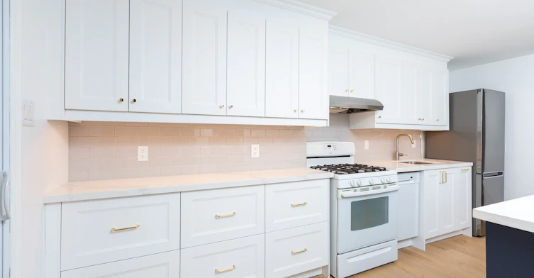 4 Runnymede Road, Toronto, ON, M6S 2Y2 - 12