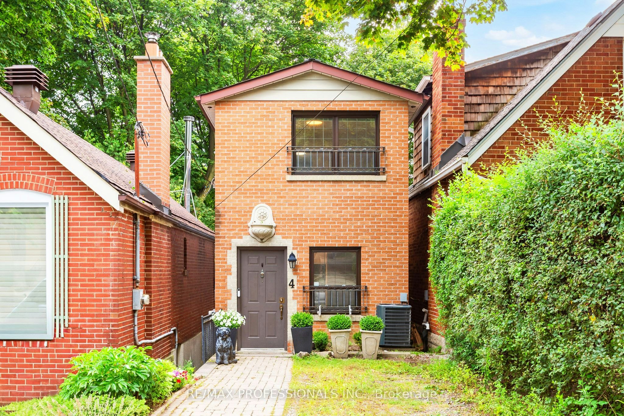 4 Runnymede Road, Toronto, ON, M6S 2Y2