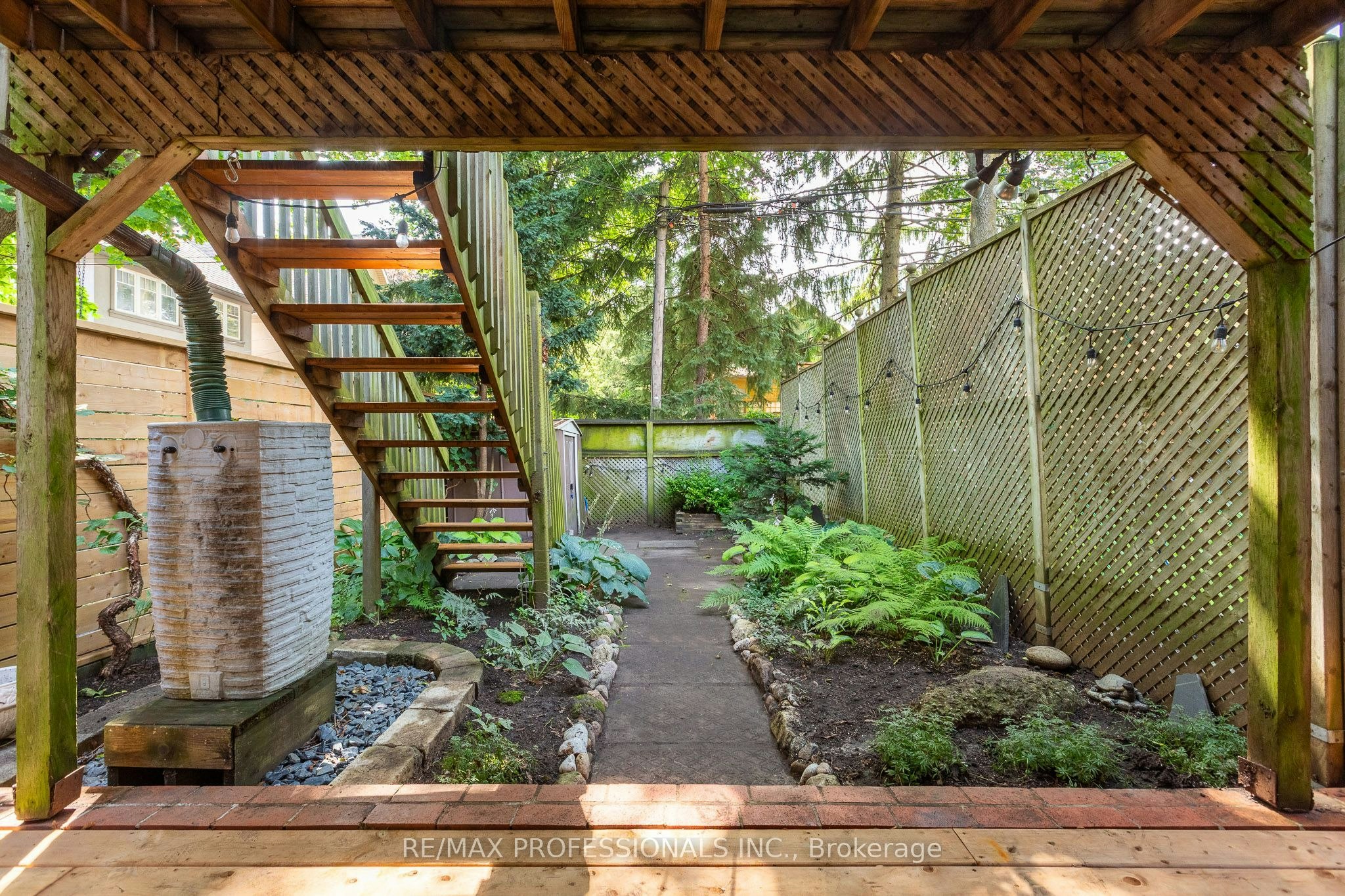 4 Runnymede Road, Toronto, ON, M6S 2Y2 - 39