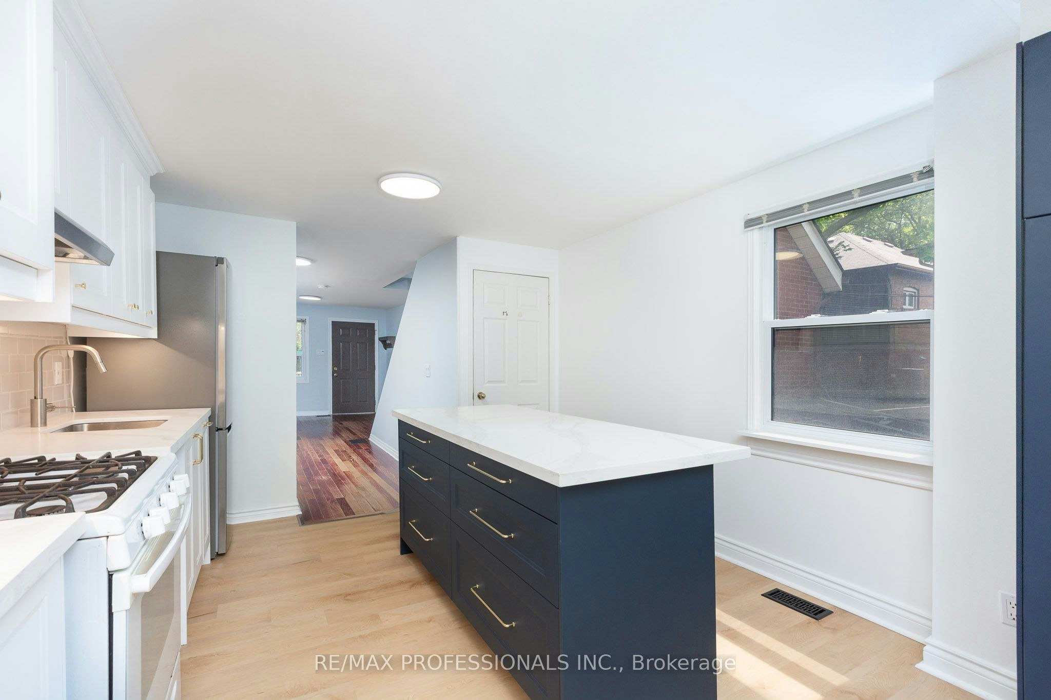 4 Runnymede Road, Toronto, ON, M6S 2Y2 - 13
