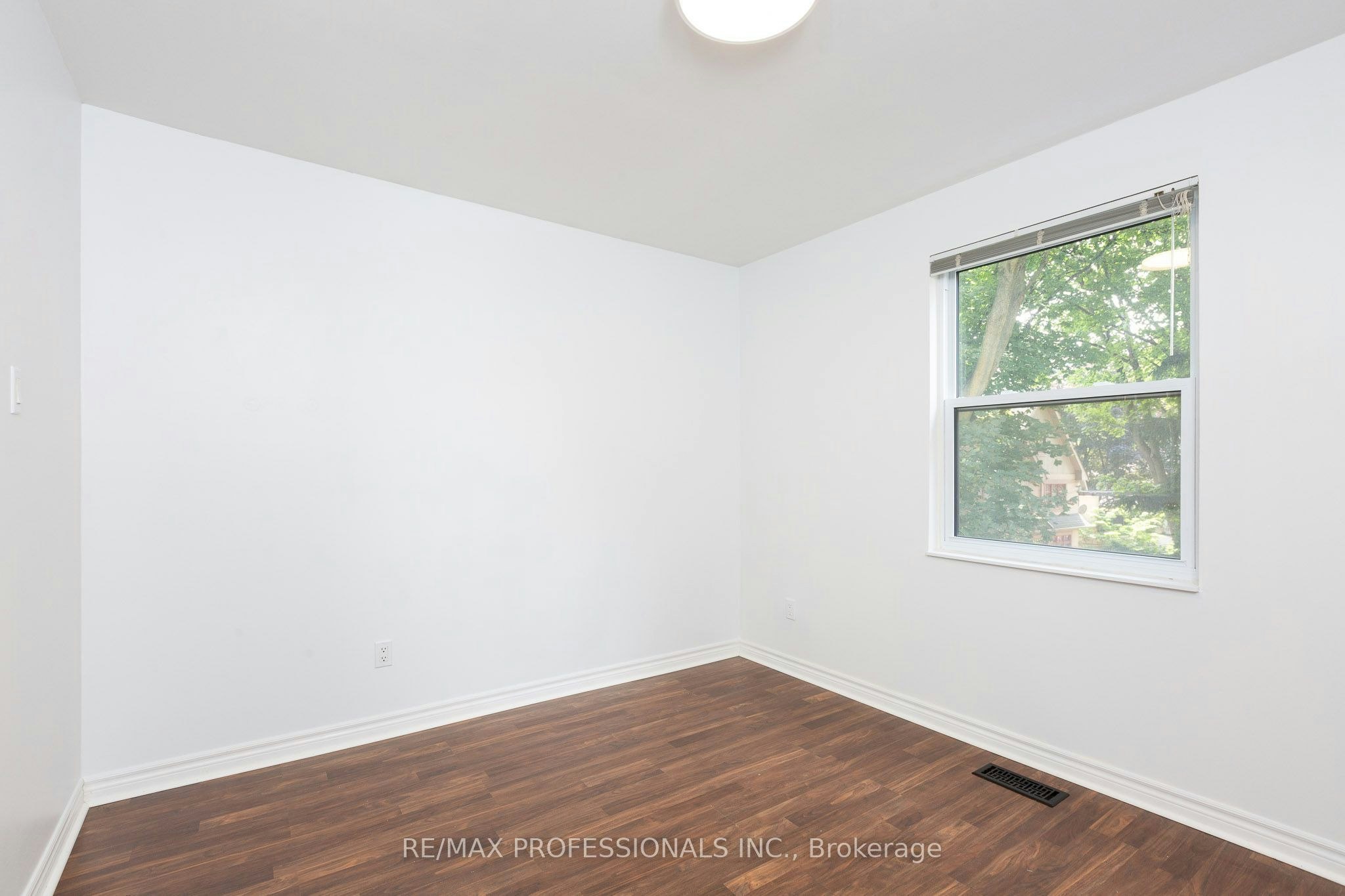 4 Runnymede Road, Toronto, ON, M6S 2Y2 - 24