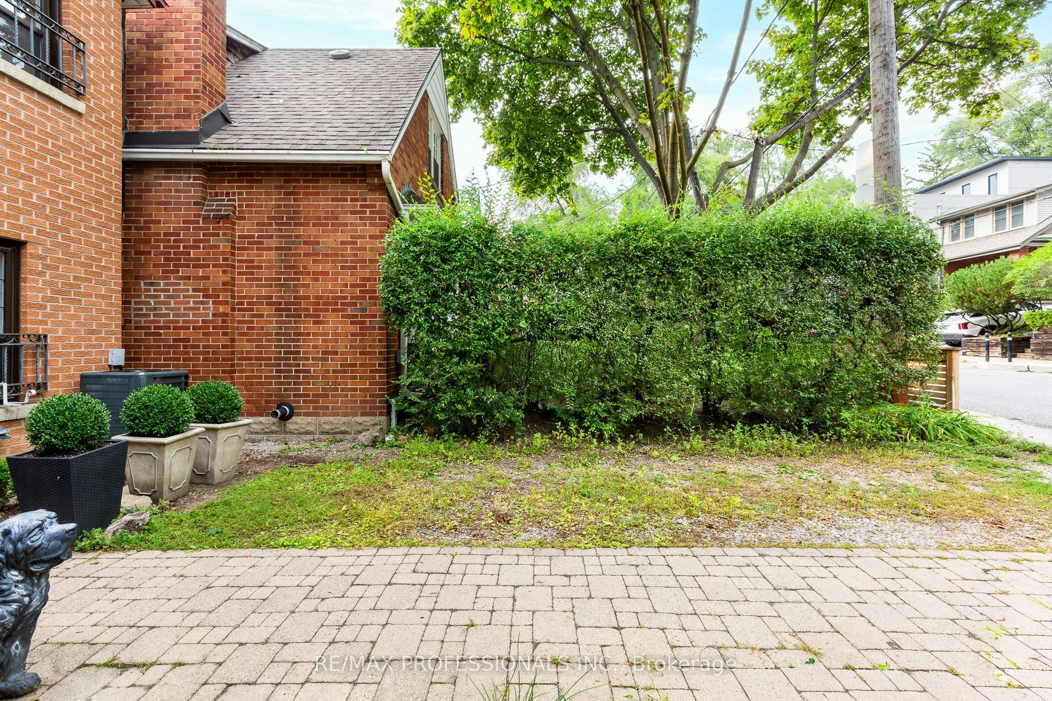 4 Runnymede Road, Toronto, ON, M6S 2Y2 - 49