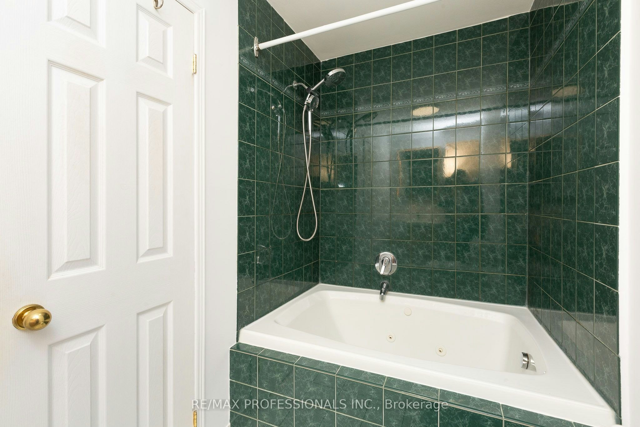 4 Runnymede Road, Toronto, ON, M6S 2Y2 - 26