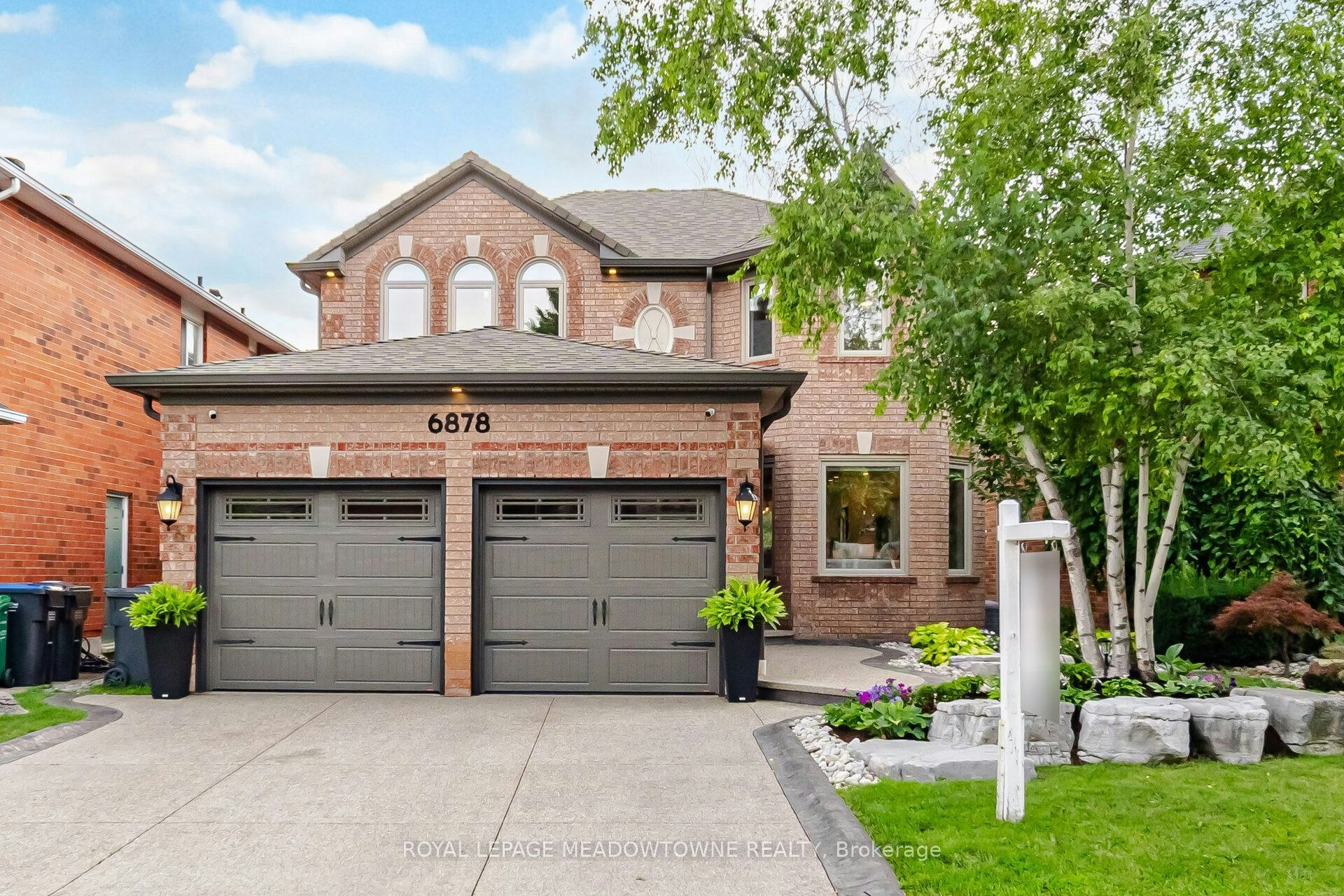 6878 Summer Heights Drive, Mississauga, ON, L5N 7E9
