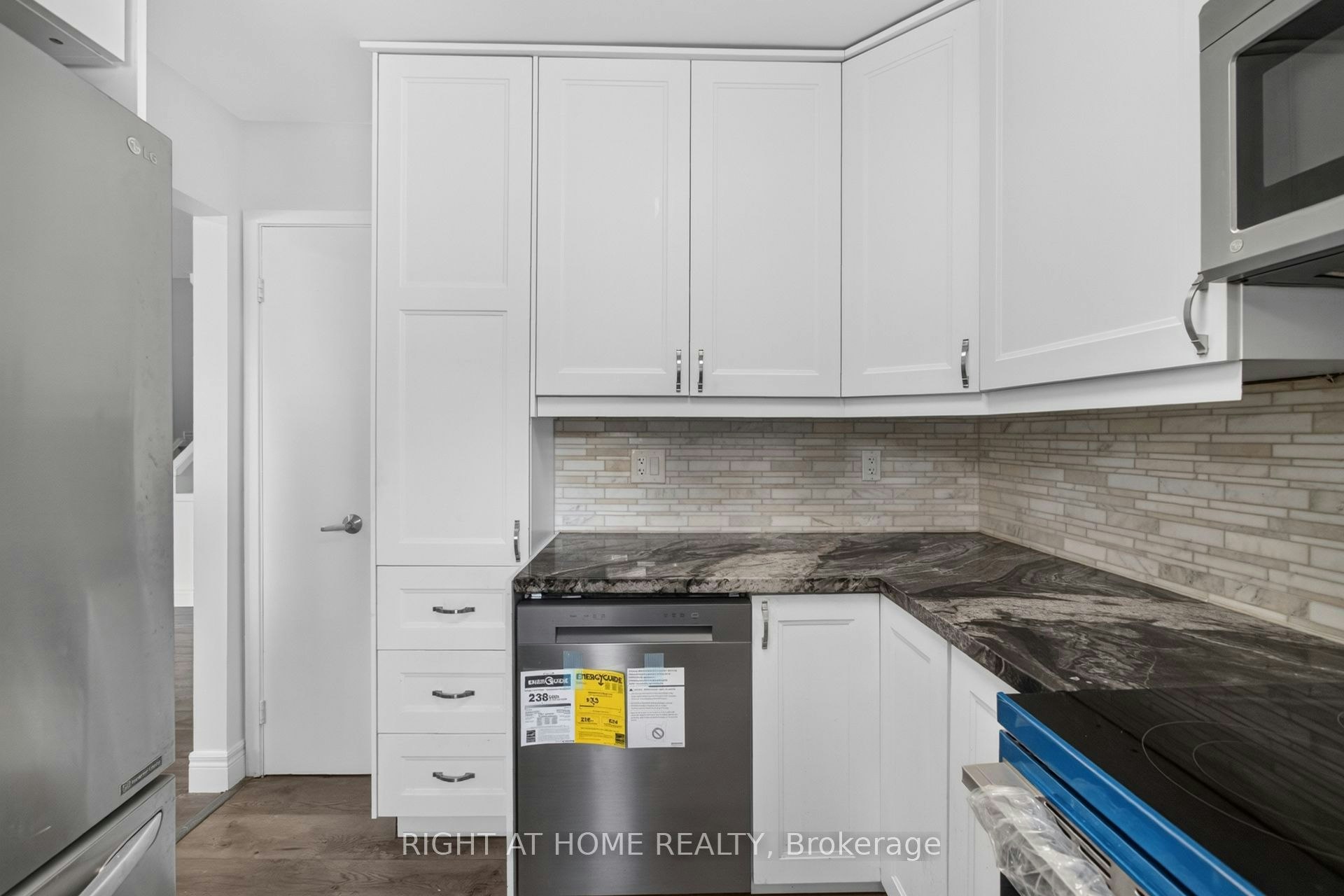 5-2605 Woodchester Drive, Mississauga, ON, L5K 2E3 - 10