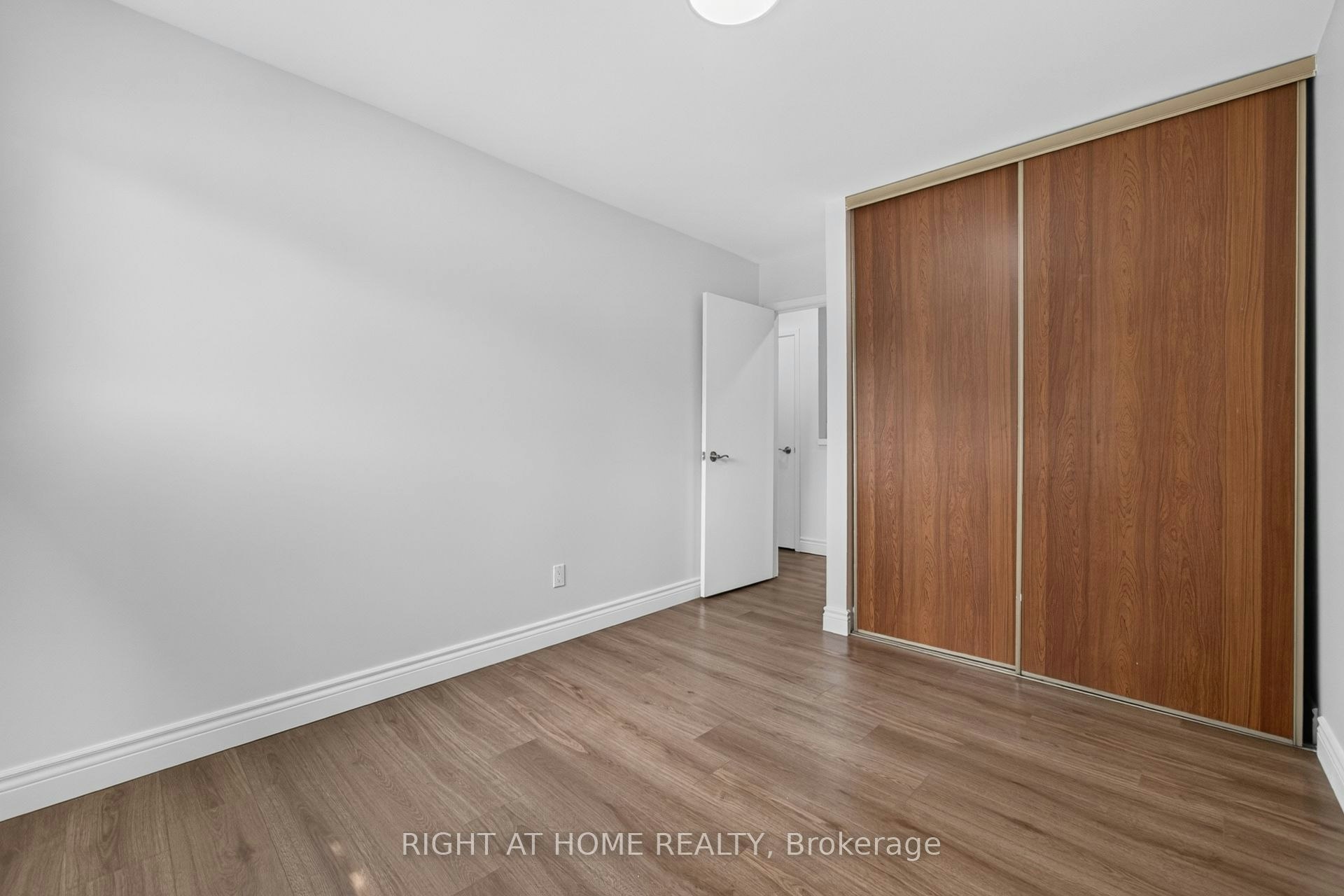 5-2605 Woodchester Drive, Mississauga, ON, L5K 2E3 - 22