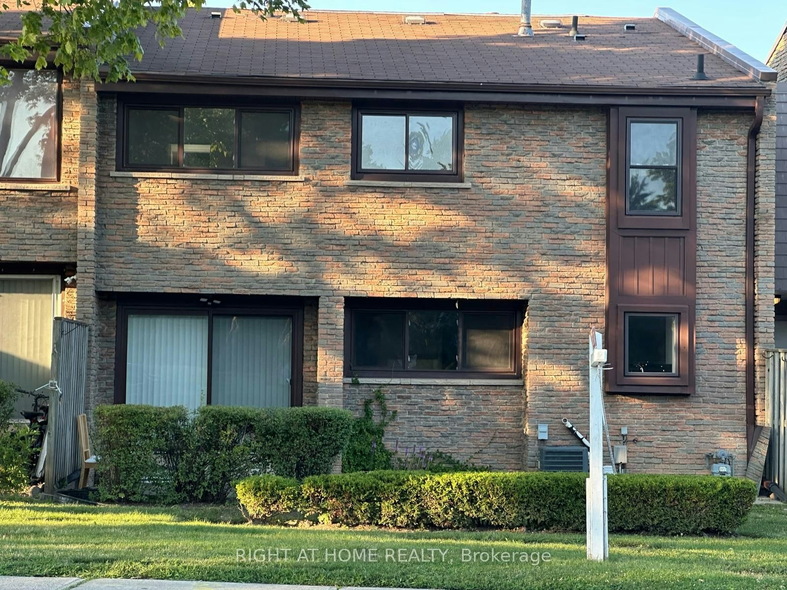 5-2605 Woodchester Drive, Mississauga, ON, L5K 2E3 - 32