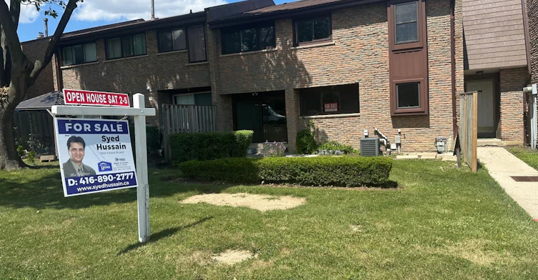5-2605 Woodchester Drive, Mississauga, ON, L5K 2E3