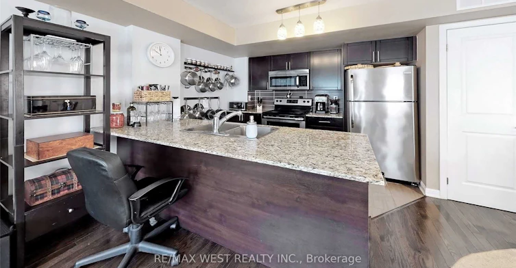 240-10 Foundry Avenue, Toronto, ON, M6H 0A6 - 14