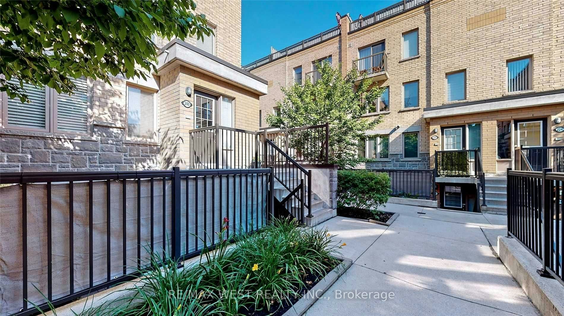 240-10 Foundry Avenue, Toronto, ON, M6H 0A6 - 3