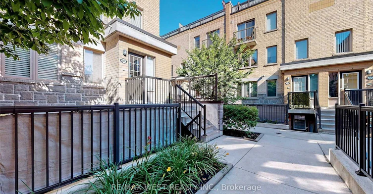240-10 Foundry Avenue, Toronto, ON, M6H 0A6 - 3