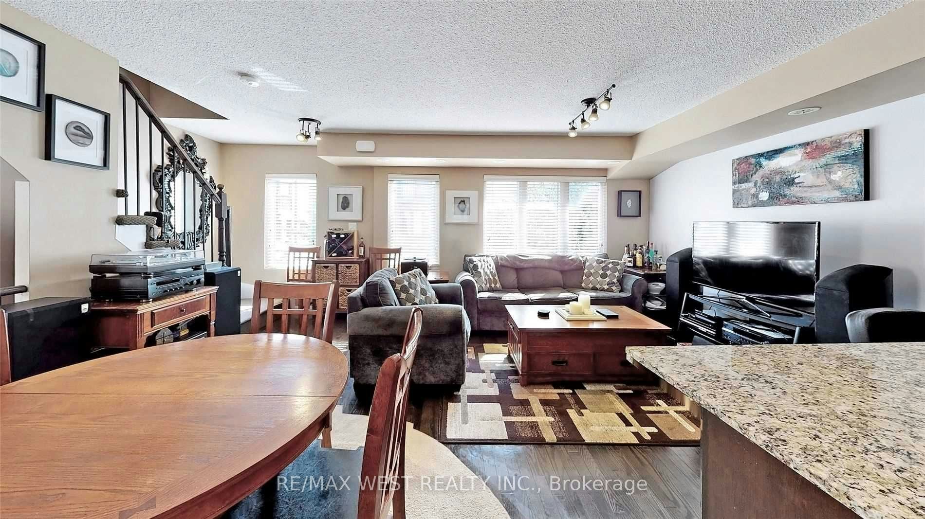 240-10 Foundry Avenue, Toronto, ON, M6H 0A6 - 10