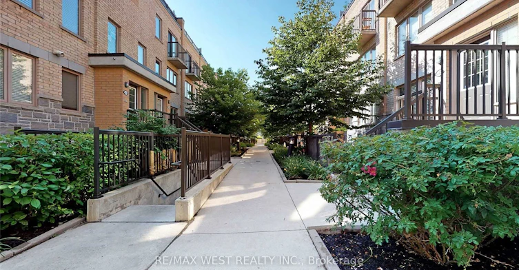 240-10 Foundry Avenue, Toronto, ON, M6H 0A6 - 5