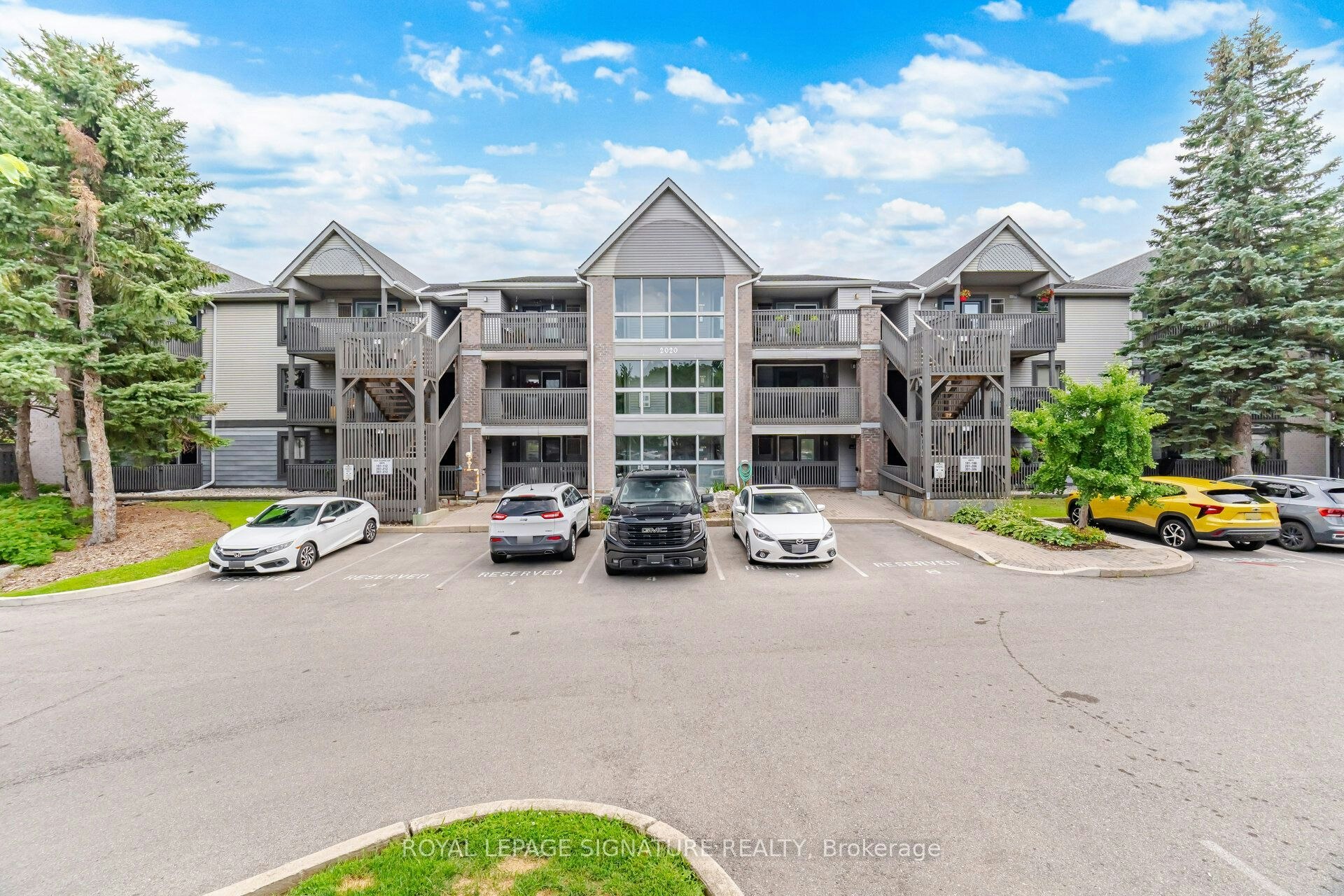 207-2020 Cleaver Avenue, Burlington, ON, L7M 4C2