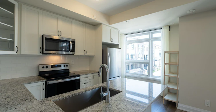 108-1585 Rose Way, Milton, ON, L9E 1N4 - 7