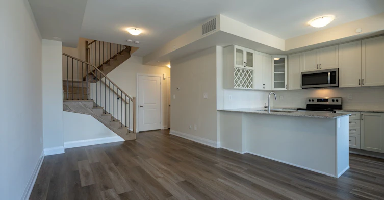 108-1585 Rose Way, Milton, ON, L9E 1N4 - 6