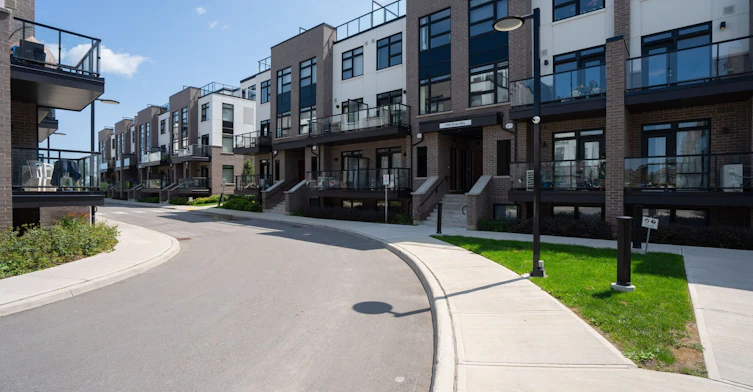 108-1585 Rose Way, Milton, ON, L9E 1N4 - 3