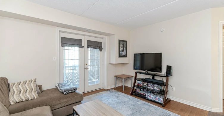 106-1820 Walker's Line, Burlington, ON, L7M 4V4 - 6