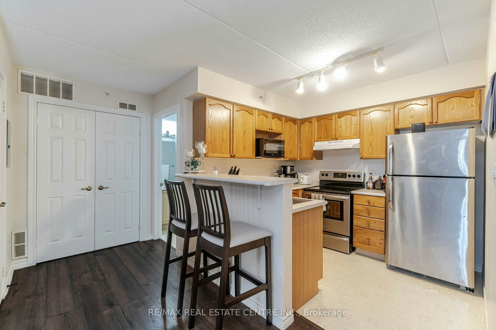 106-1820 Walker's Line, Burlington, ON, L7M 4V4 - 9