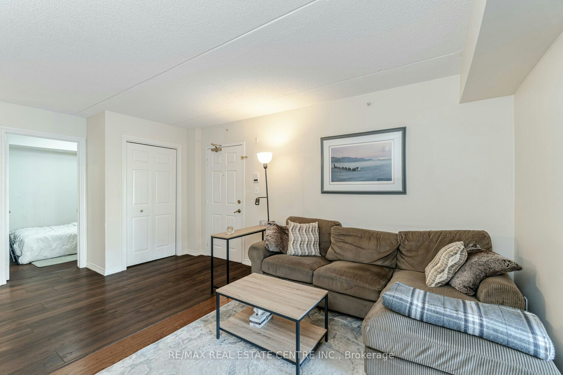 106-1820 Walker's Line, Burlington, ON, L7M 4V4 - 4