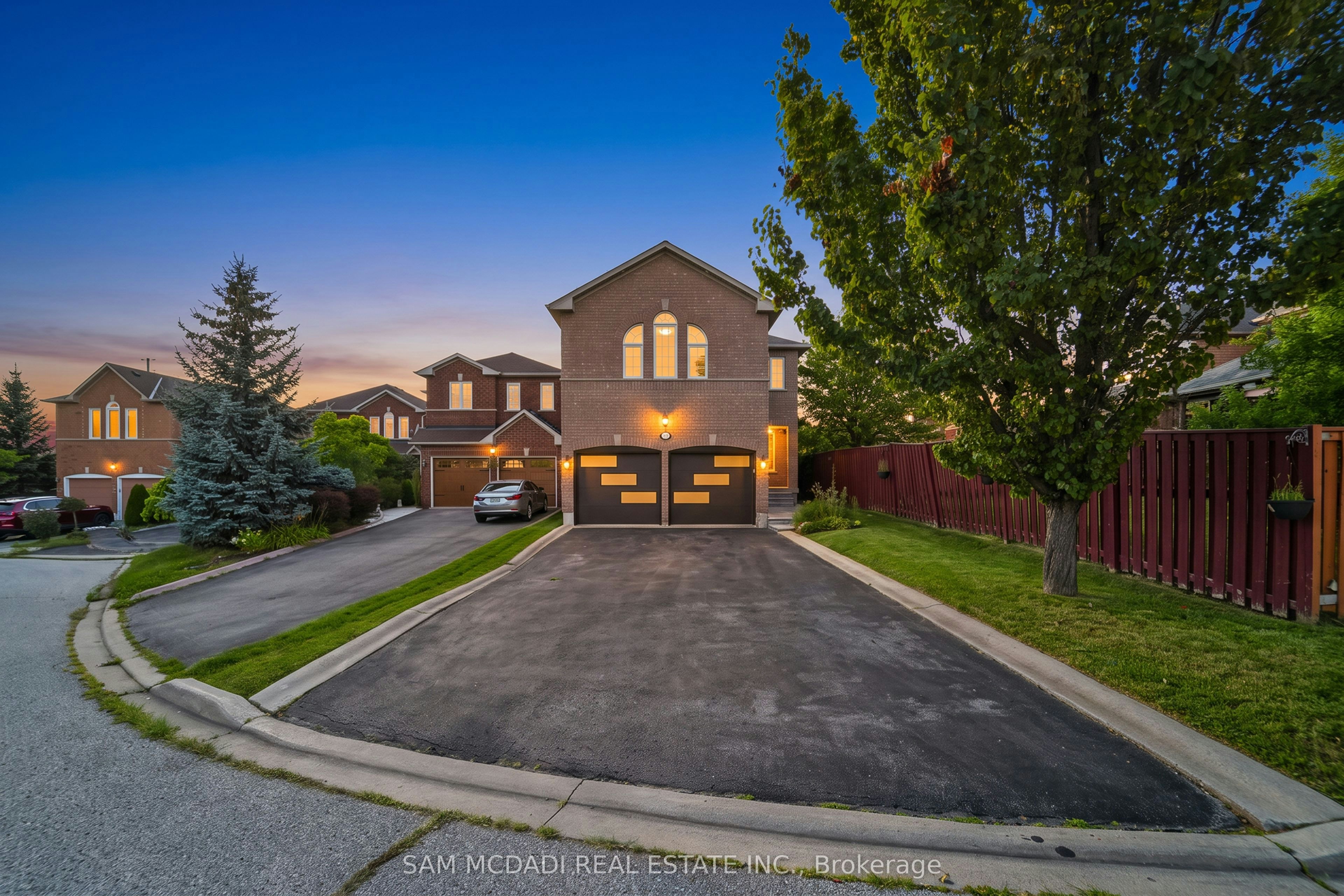 3191 Oakview Road, Mississauga, ON, L5N 7N9