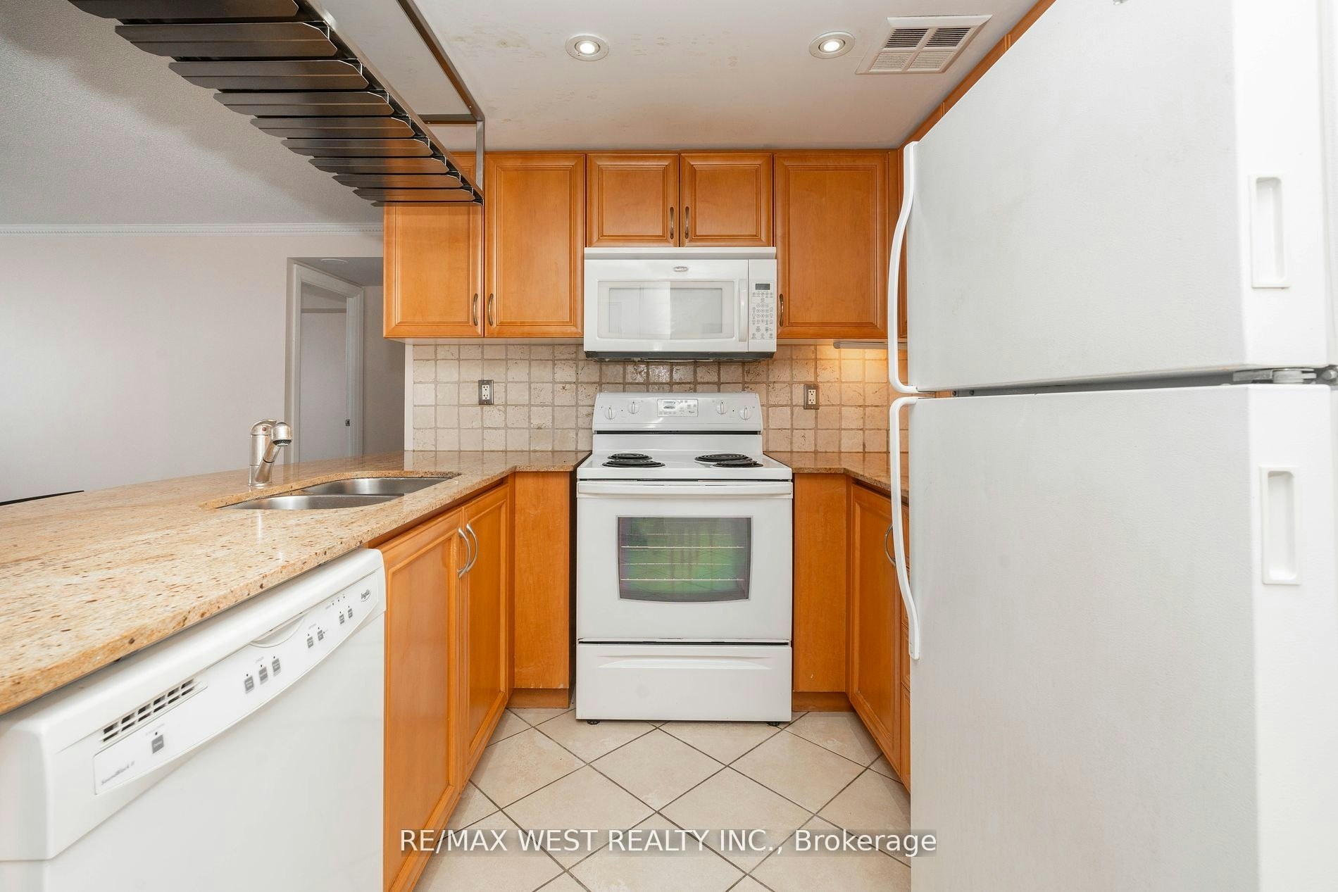 817-2737 Keele Street, Toronto, ON, M3M 2E9 - 11