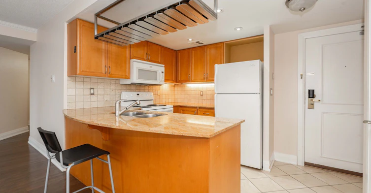 817-2737 Keele Street, Toronto, ON, M3M 2E9 - 10