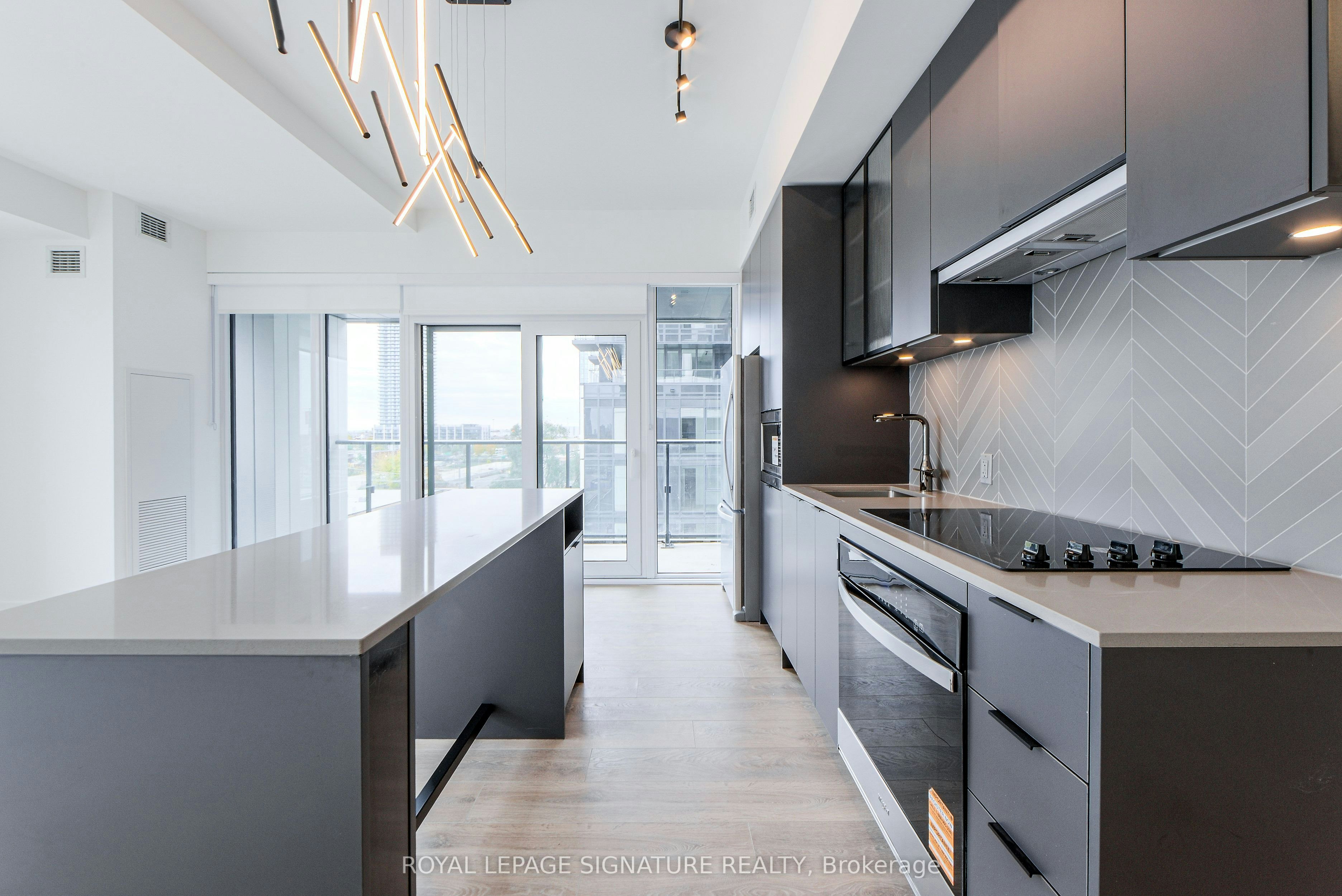 505-1037 The Queensway N/A, Toronto, ON, M8Z 0H5 - 4