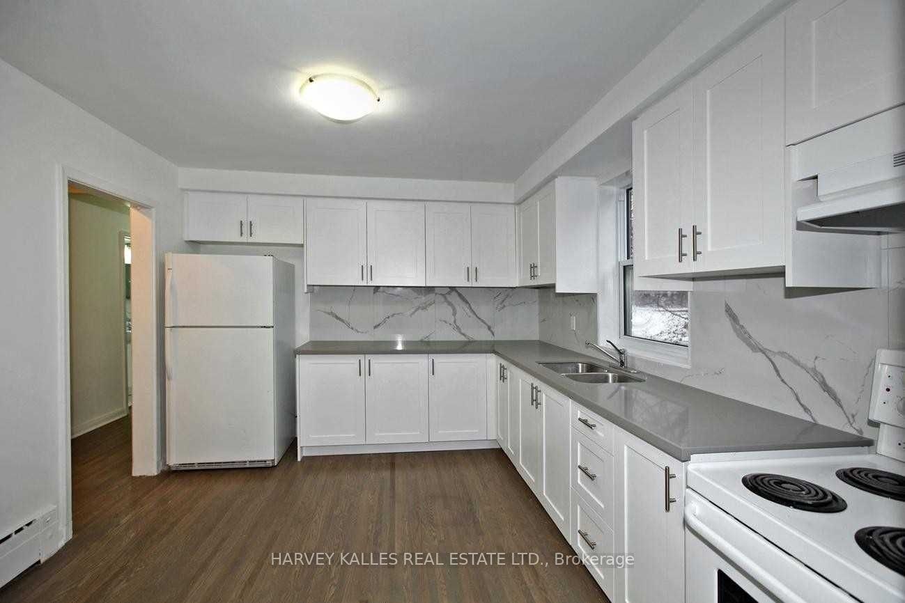 Unit B-149 Kitchener Avenue, Toronto, ON, M6E 2B9 - 5